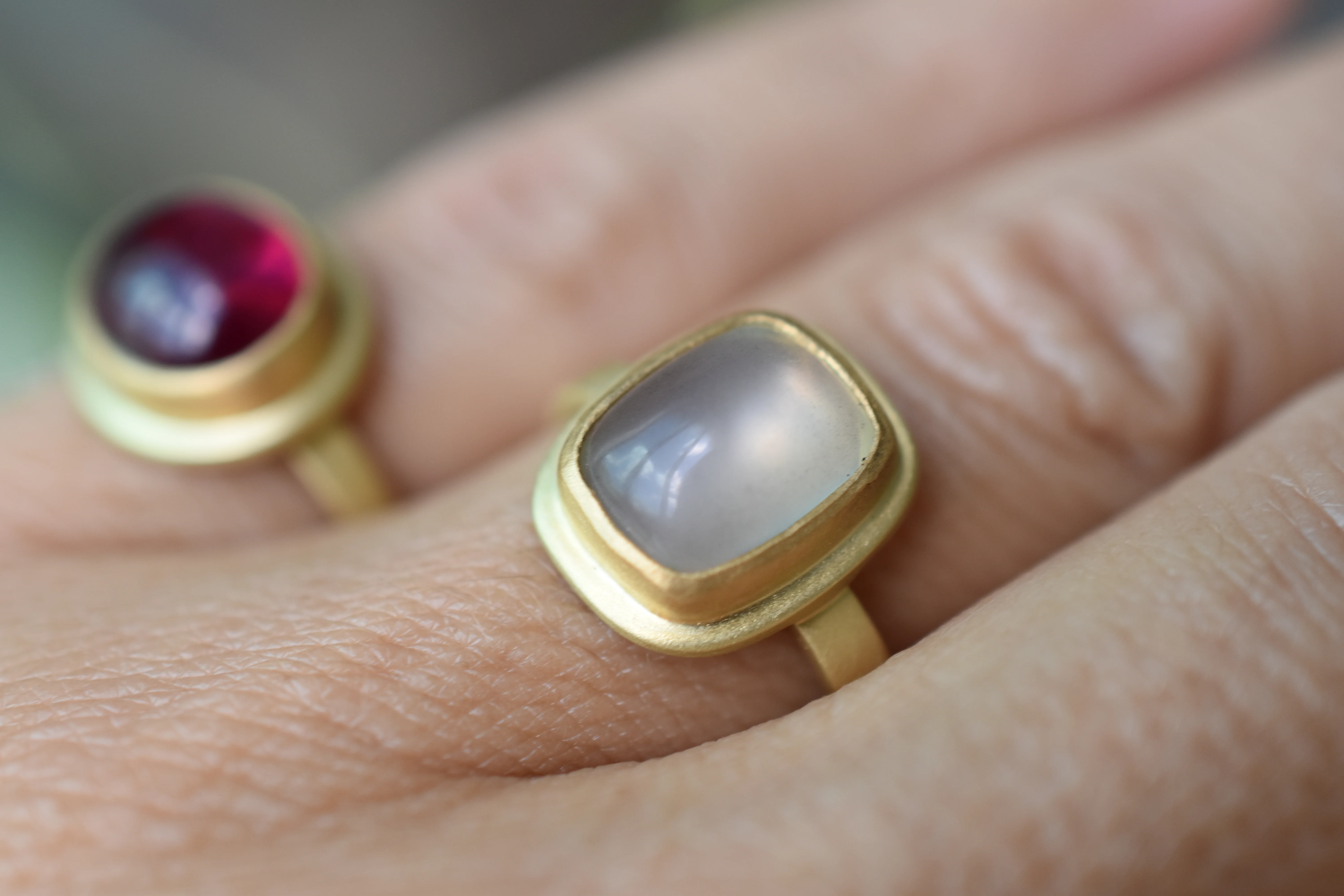 Moonstone Classic Gold Ring - Image 6