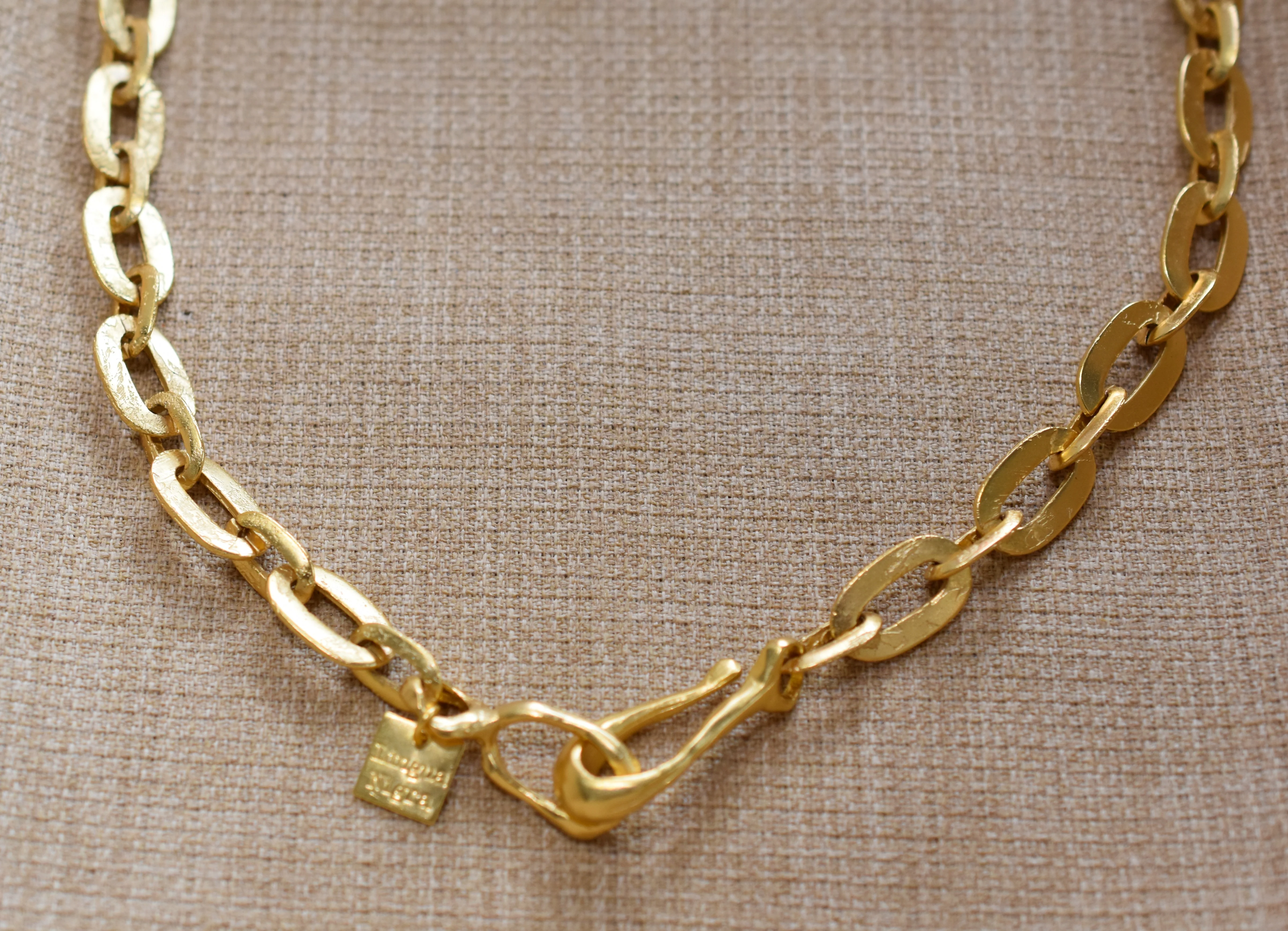 Over and Over Hand Etched Chain Link Necklace - Image 3