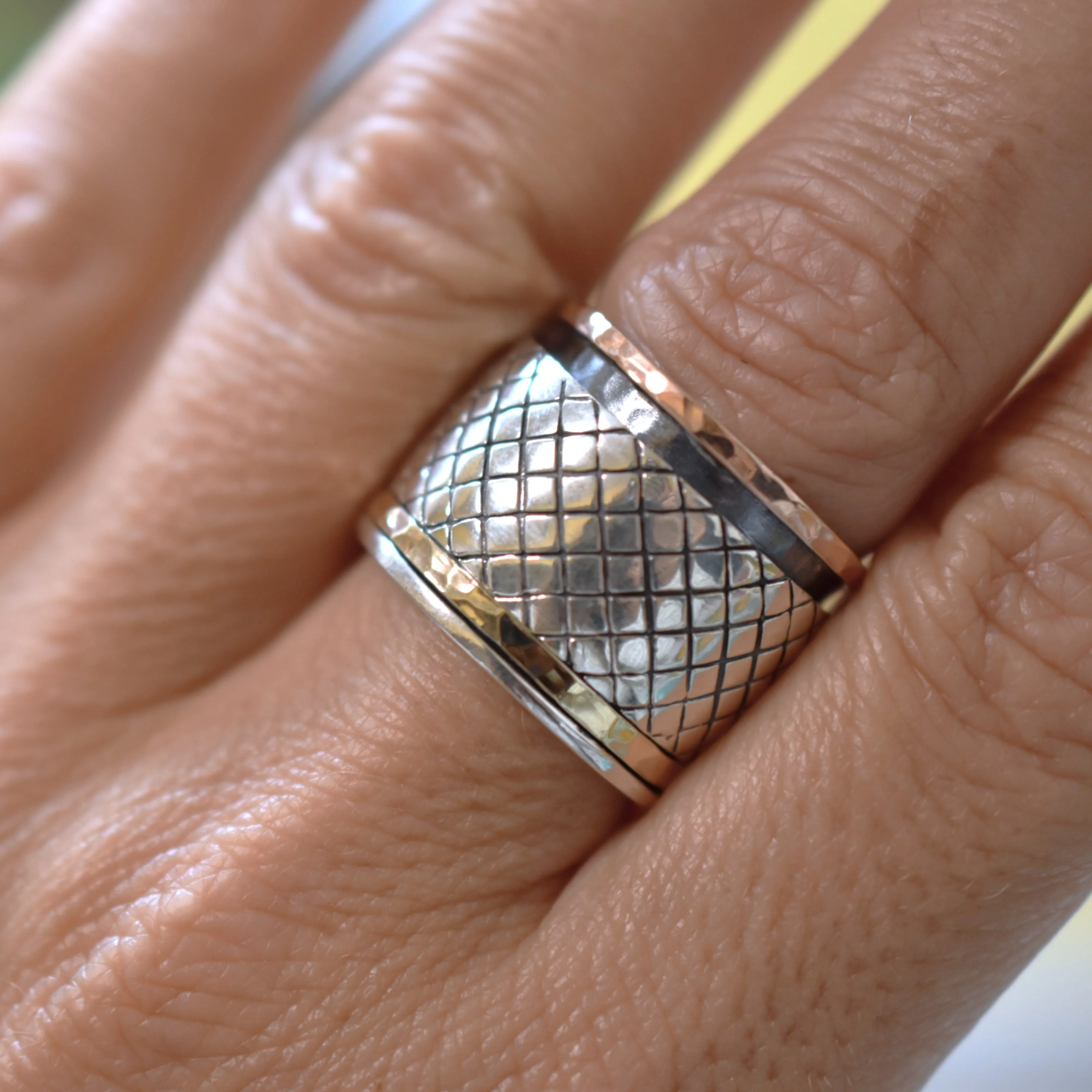 Knight's Mesh Ring - Image 3
