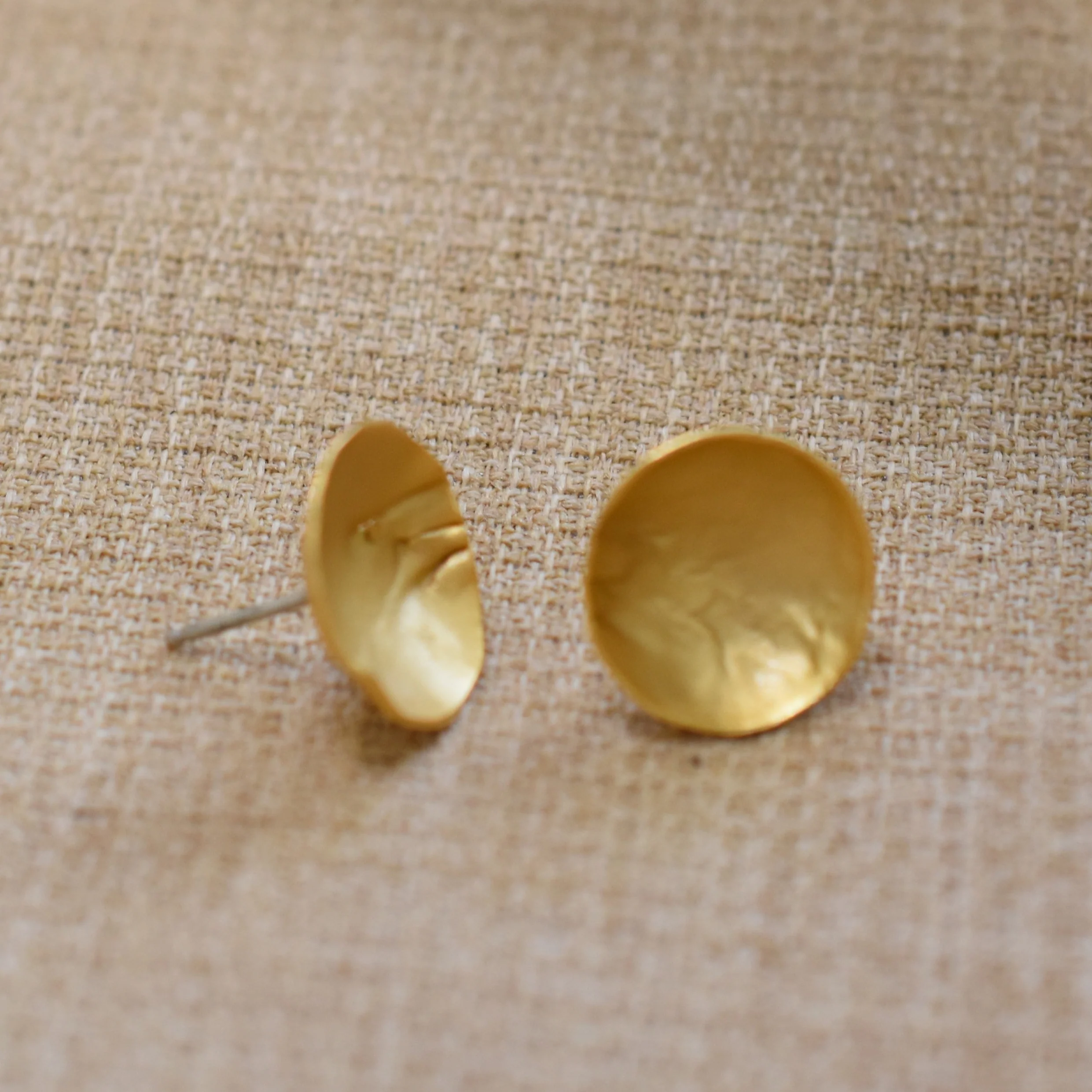 Rose of Sharon Dapped Earrings - Image 3