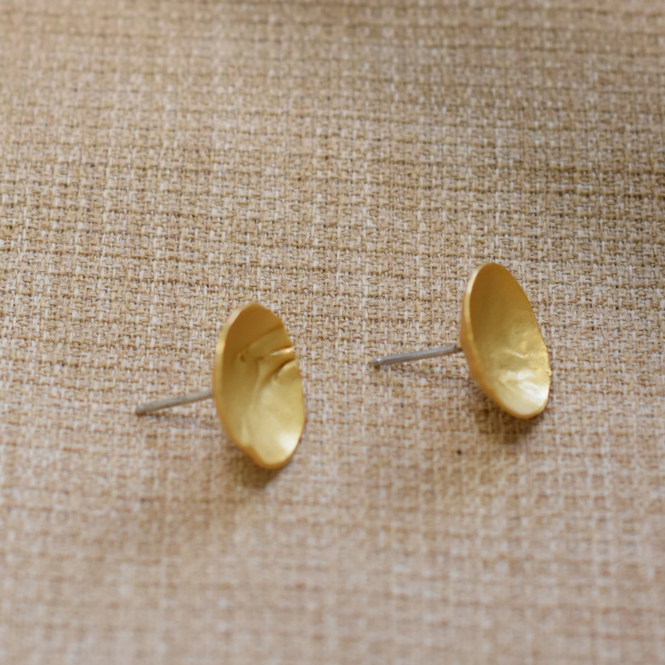 Rose of Sharon Dapped Earrings - Image 4